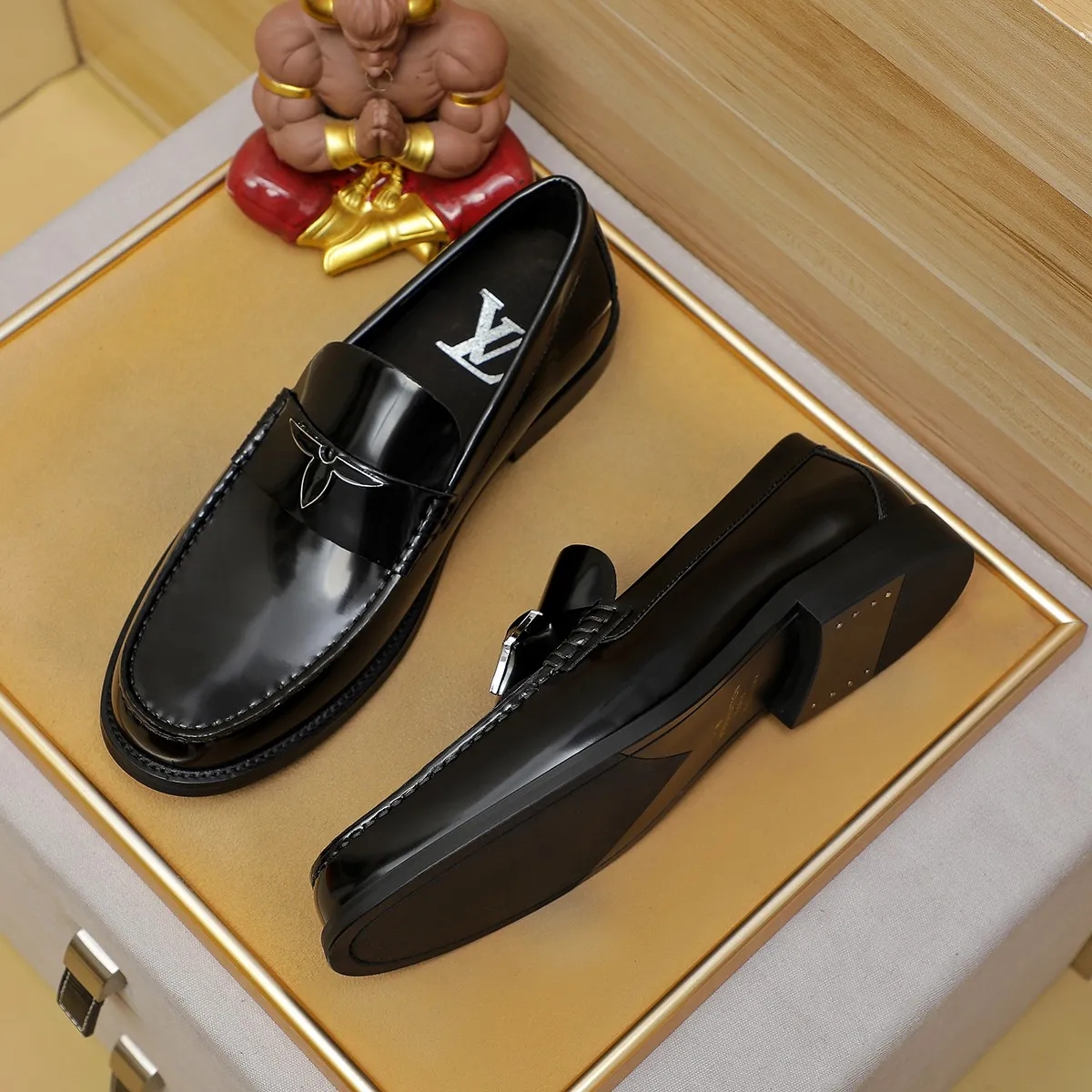 Factory price 440 💰 Louis Vuitton LV ® 🆕 model 🔛Full shoe counter, first layer cowhide, 🐂leather lined casual shoes for men, super soft outsole, essential for driving. Counter synchronization, original first layer cowhide, completely 1:1 mold customization 🌹Top version, optional! Number: 38-45 (46. Customized)